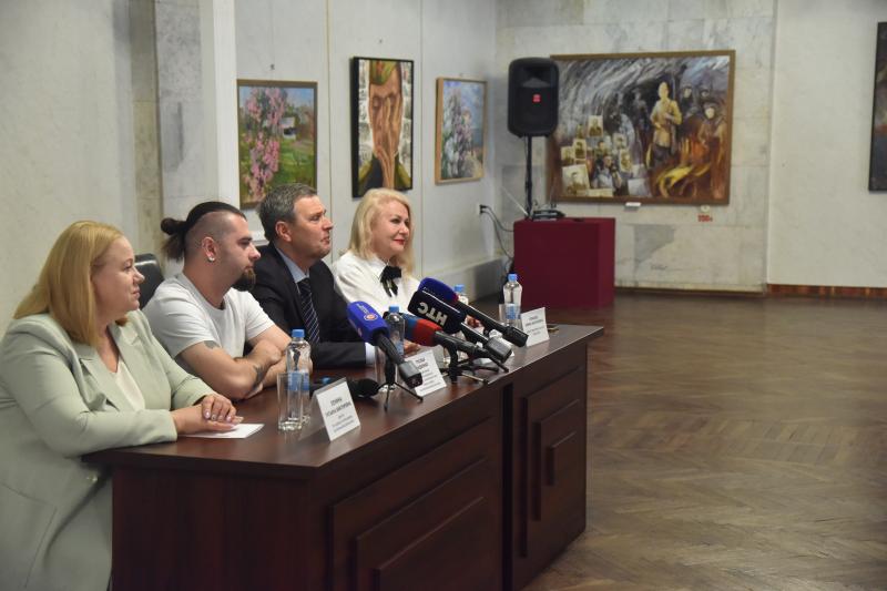 Для СМИ

Представители культуры ДНР дали пресс-конференцию в Севастополе
