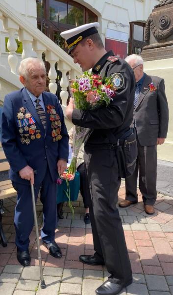 Военные следователи поздравили ветеранов Великой Отечественной войны в Севастополе