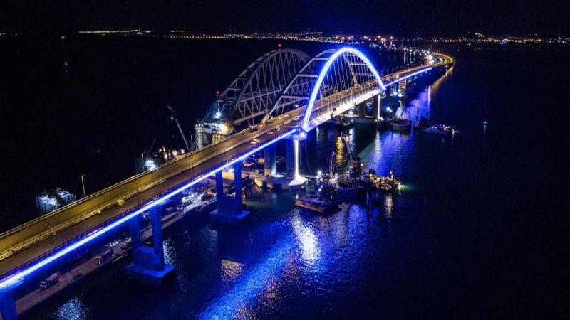 Россиянам предлагают встретить Новый год на Крымском мосту
