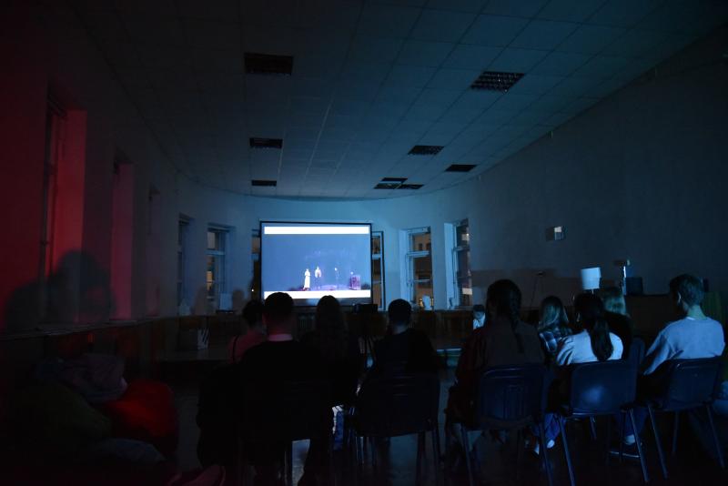 В рамках Всероссийского проекта «Доступный театр» в Севастополе показали легендарную постановку «Три товарища»