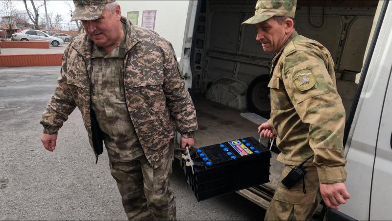 Крымчане отправили аккумуляторы для гусеничной техники на передовую СВО