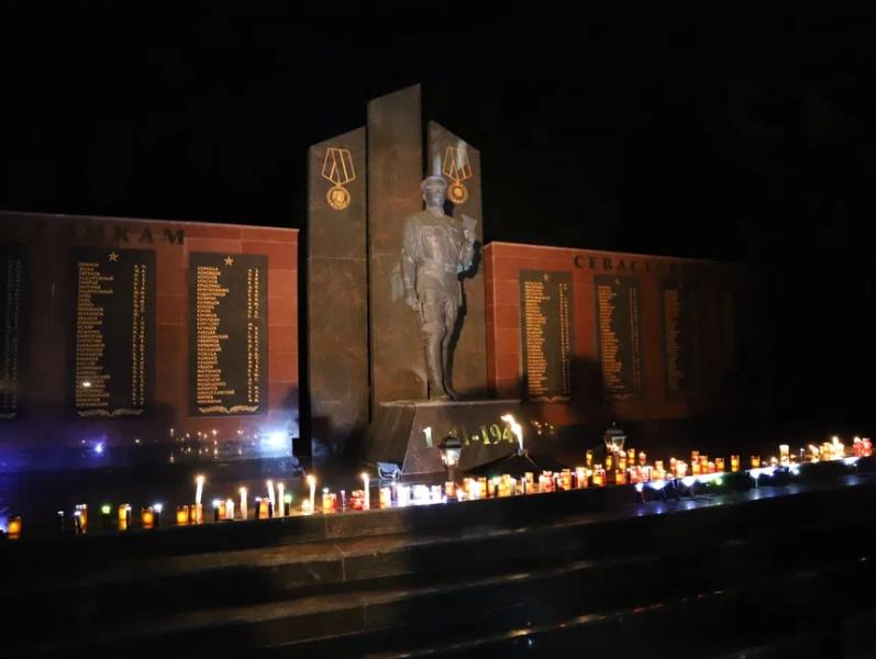 Военные следователи приняли участие в патриотической акции «Свеча памяти» в городе-герое Севастополе