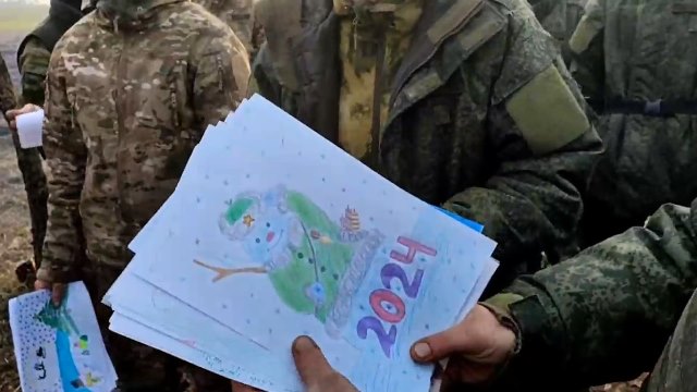 Росгвардейцы передали детские письма и подарки к Рождеству бойцам, выполняющим задачи специальной военной операции